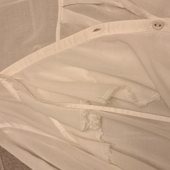 White blouse - Picture 3 of 6